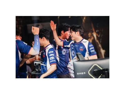 T1 패자전서 JDG 꺾고 생존 신고