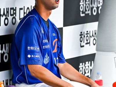 한화 에르난데스 후반기 첫 등판에서 실수 연발