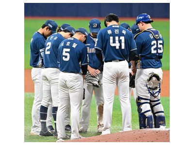이호준 감독 선수들 추모 세리머니에 눈물 흘렸다
