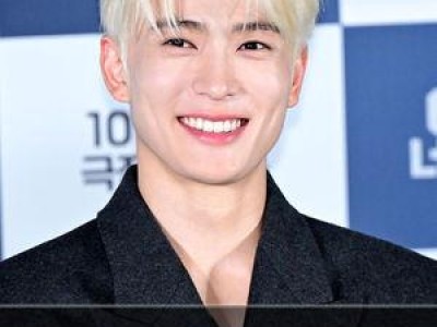 재현 군악대 전역 소식에 팬들 반응 뜨거움