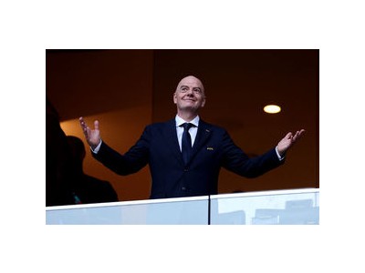 인판티노 FIFA 회장 월드컵 지분 매각 발언에 논란