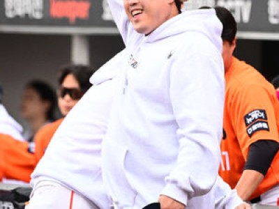 김경문 감독 3차전 선발투수 공개 안 해서 팬들 불만